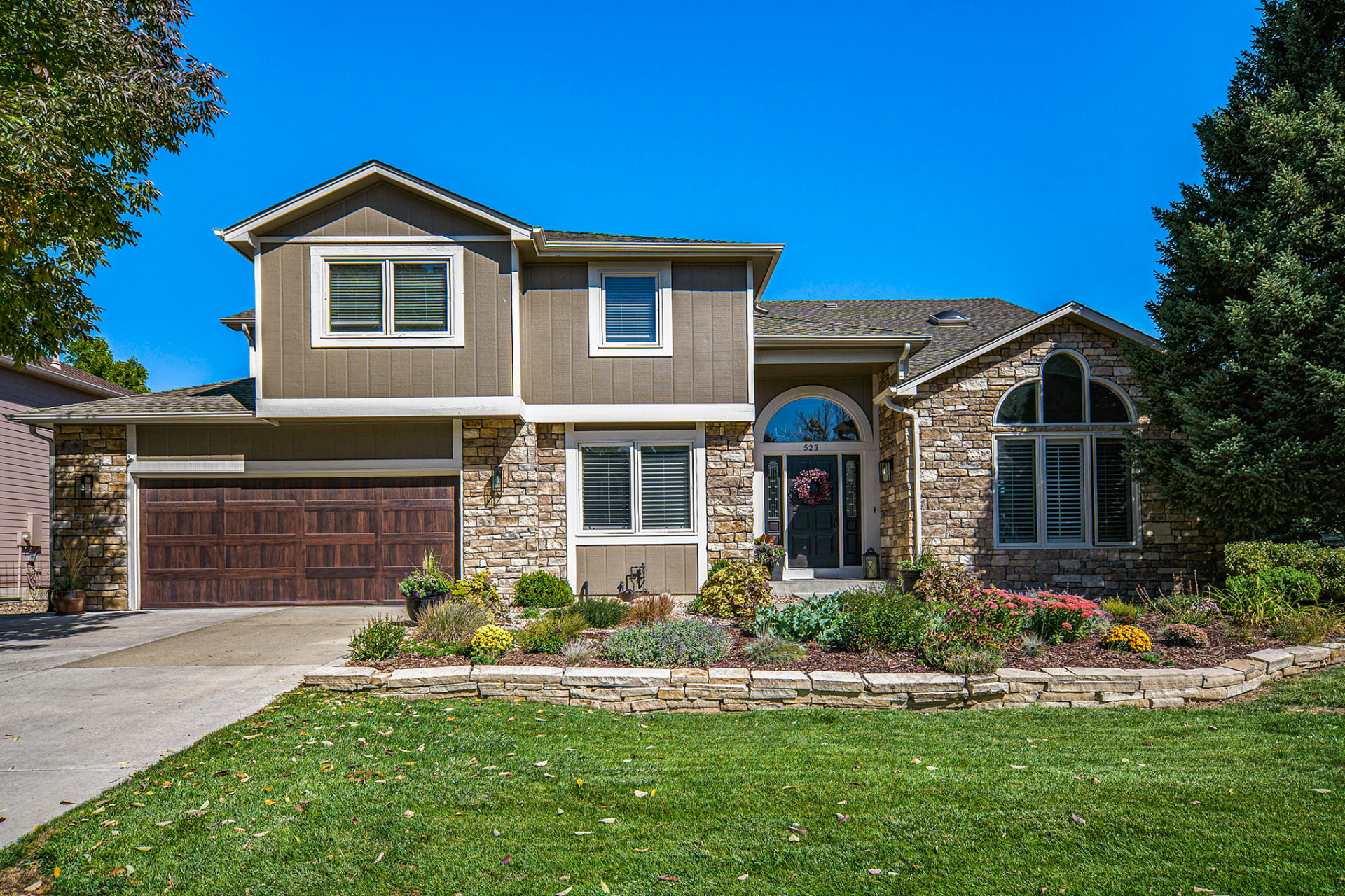 Exterior of 523 Columbine